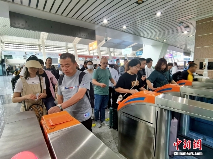 铁路2023上半年成绩单出炉:17.7亿人次乘火车出行